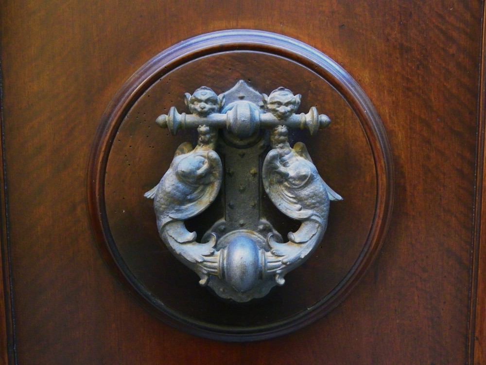 Door knocker, Camerino Drawing and painting in Italy